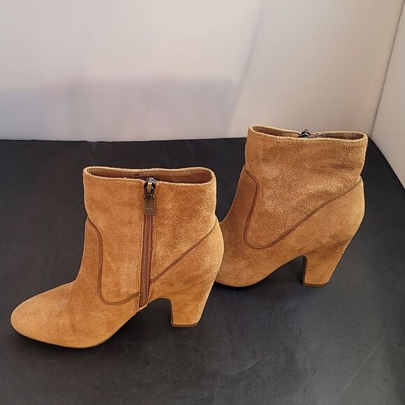 BRAND NEW ANNE KLEIN IFLEX ROUND TOE SUEDE BLOCK HEEL BOOTIES - Picture 2 of 16